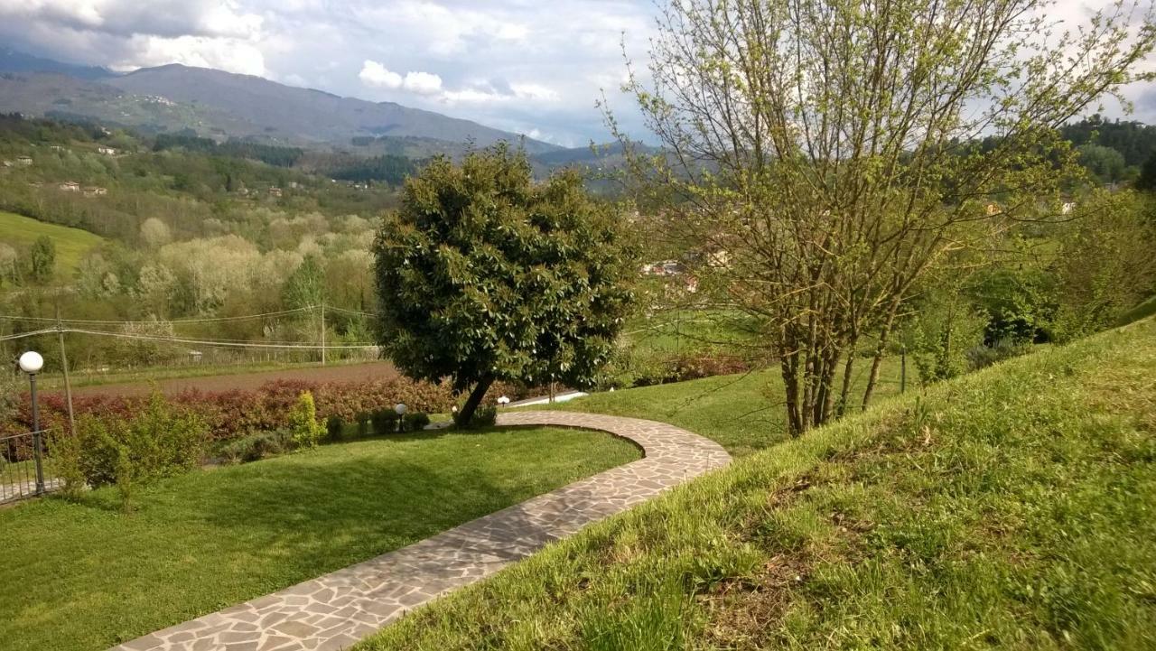 La Collina Dei Franchi Bed & Breakfast Camporgiano Exterior photo
