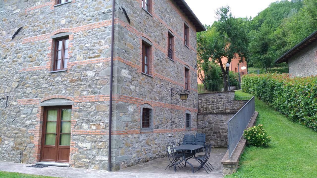 La Collina Dei Franchi Bed & Breakfast Camporgiano Exterior photo